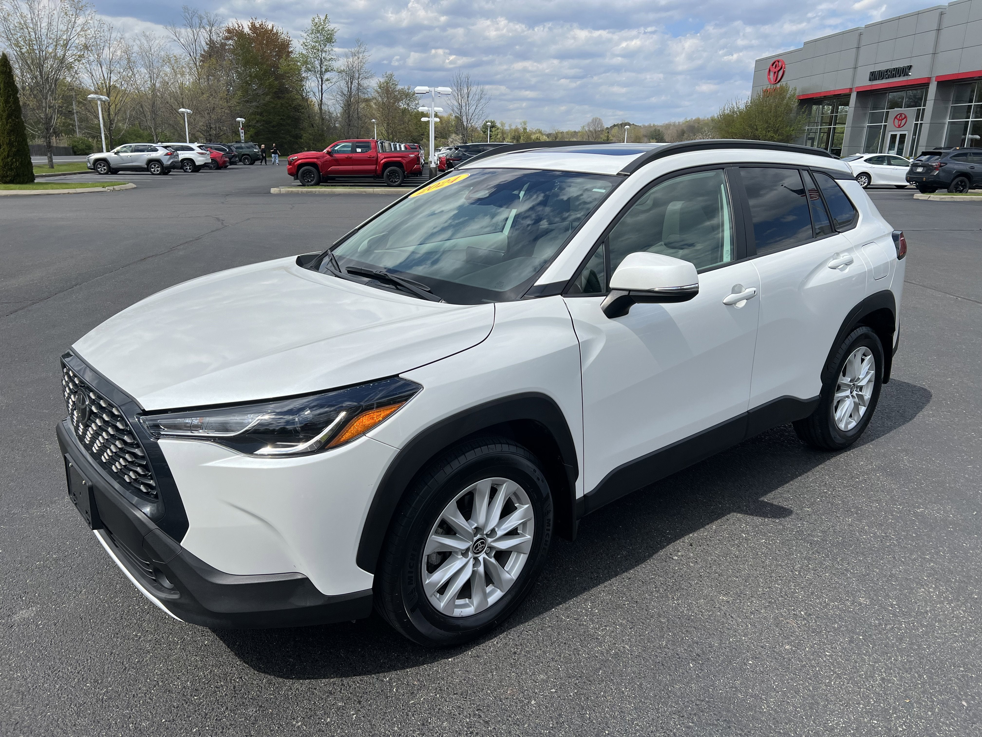 2024 Toyota Corolla Cross LE