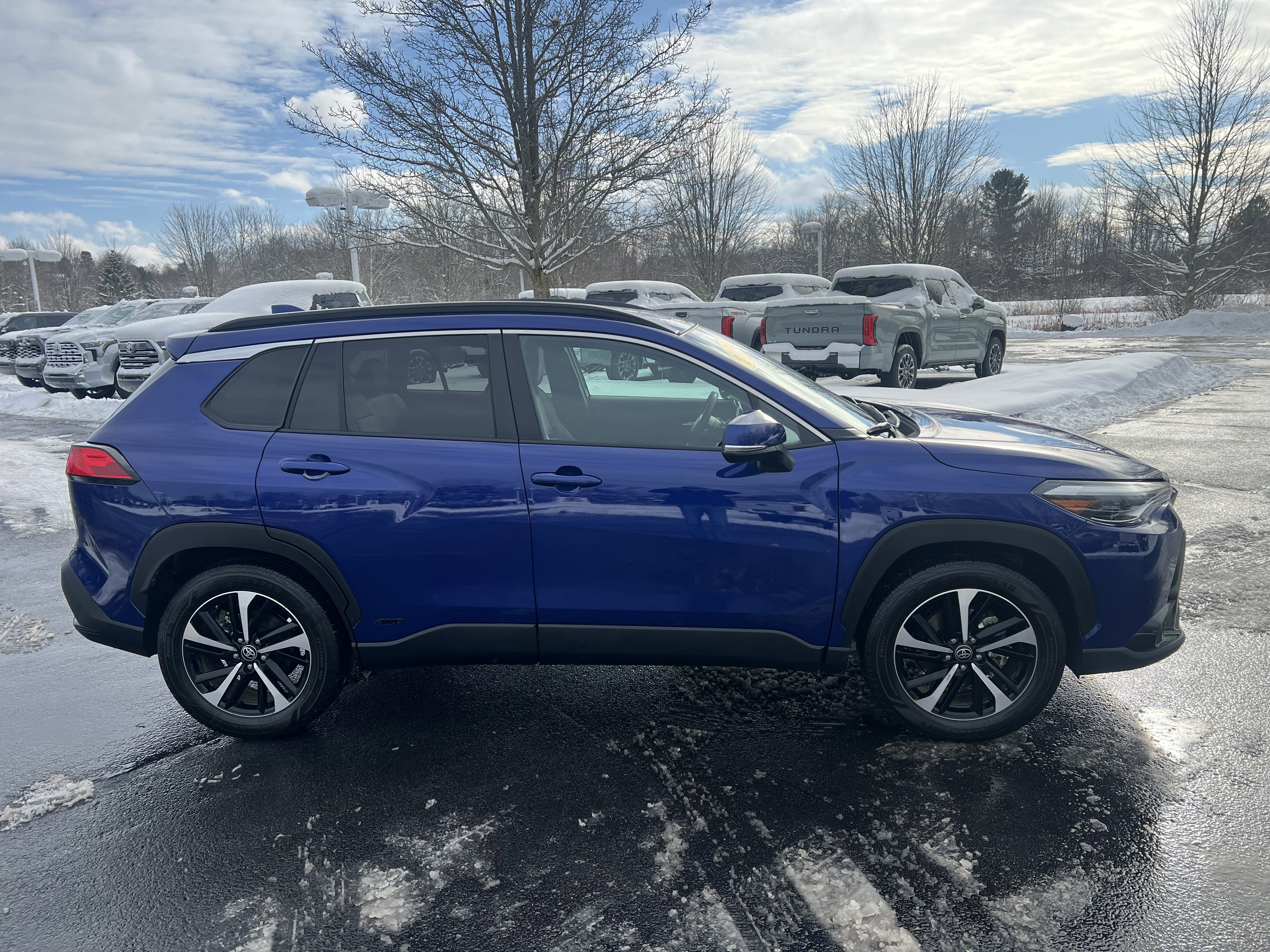 2024 Toyota Corolla Cross Hybrid XSE