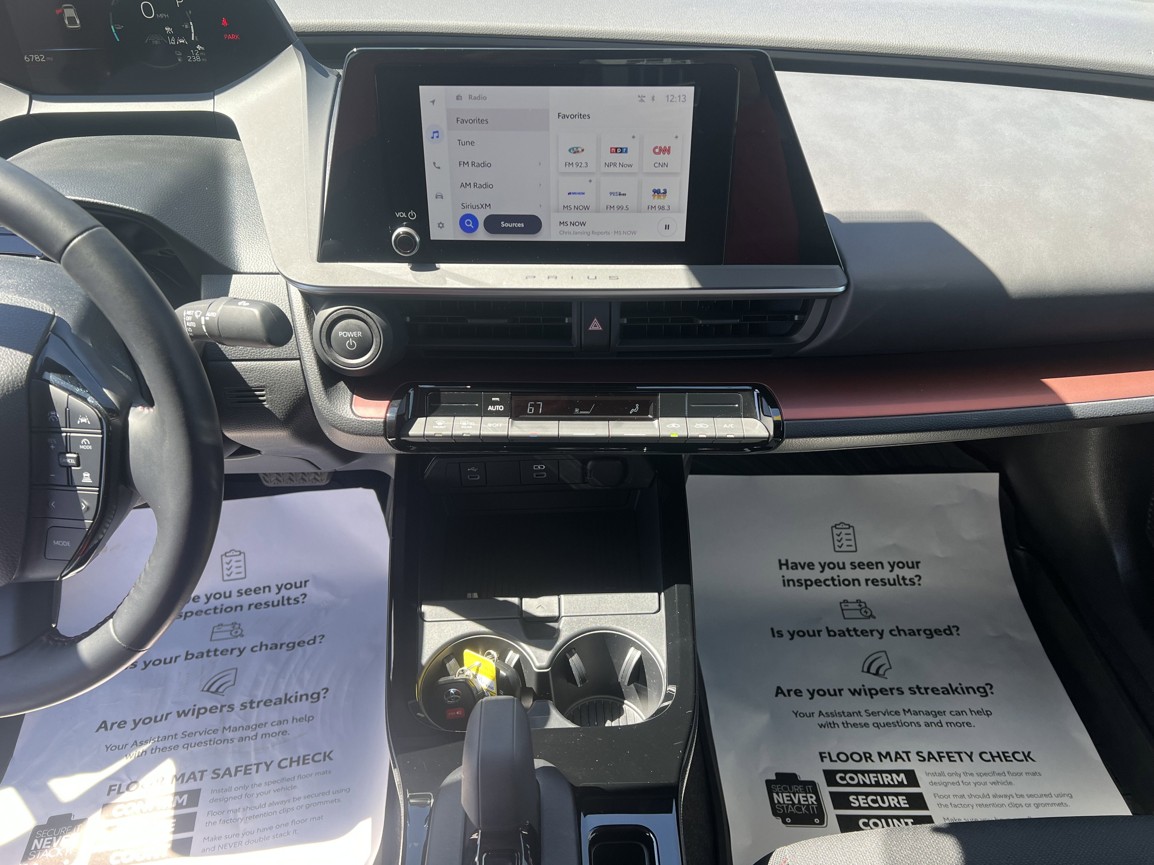 2025 Toyota Prius Plug-In Hybrid SE