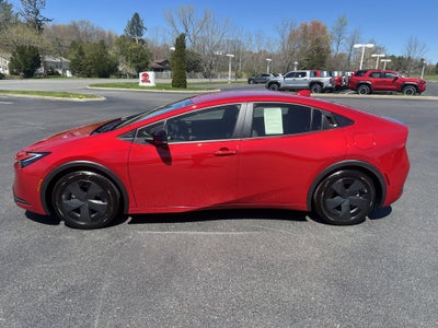 2025 Toyota Prius Plug-In Hybrid SE