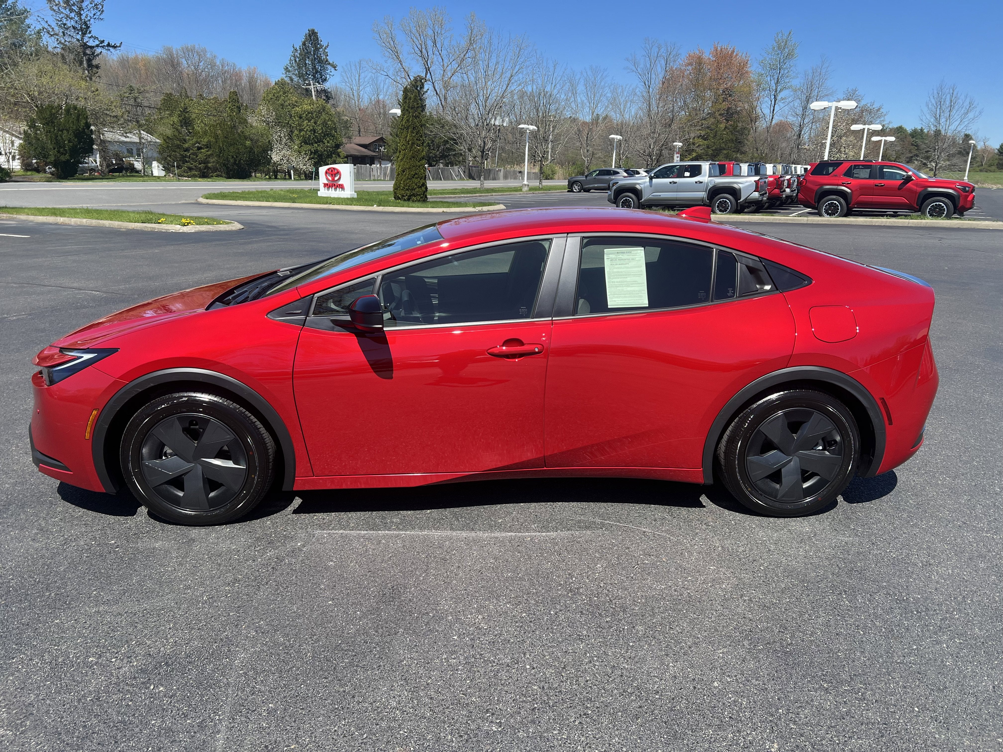 2025 Toyota Prius Plug-In Hybrid SE