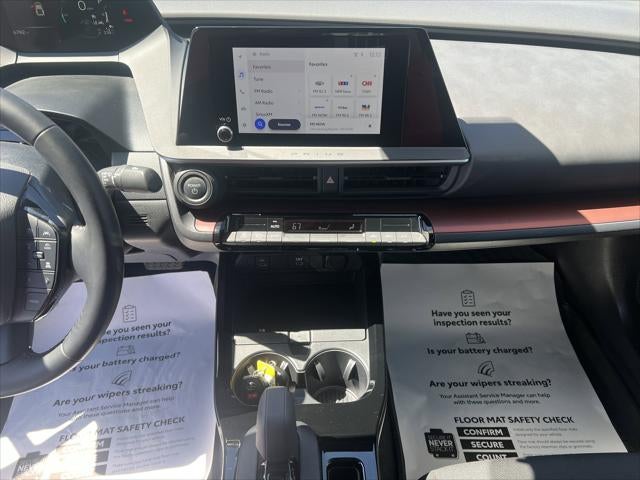 2025 Toyota Prius Plug-In Hybrid SE