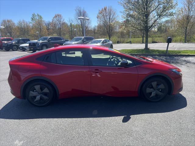 2025 Toyota Prius Plug-In Hybrid SE