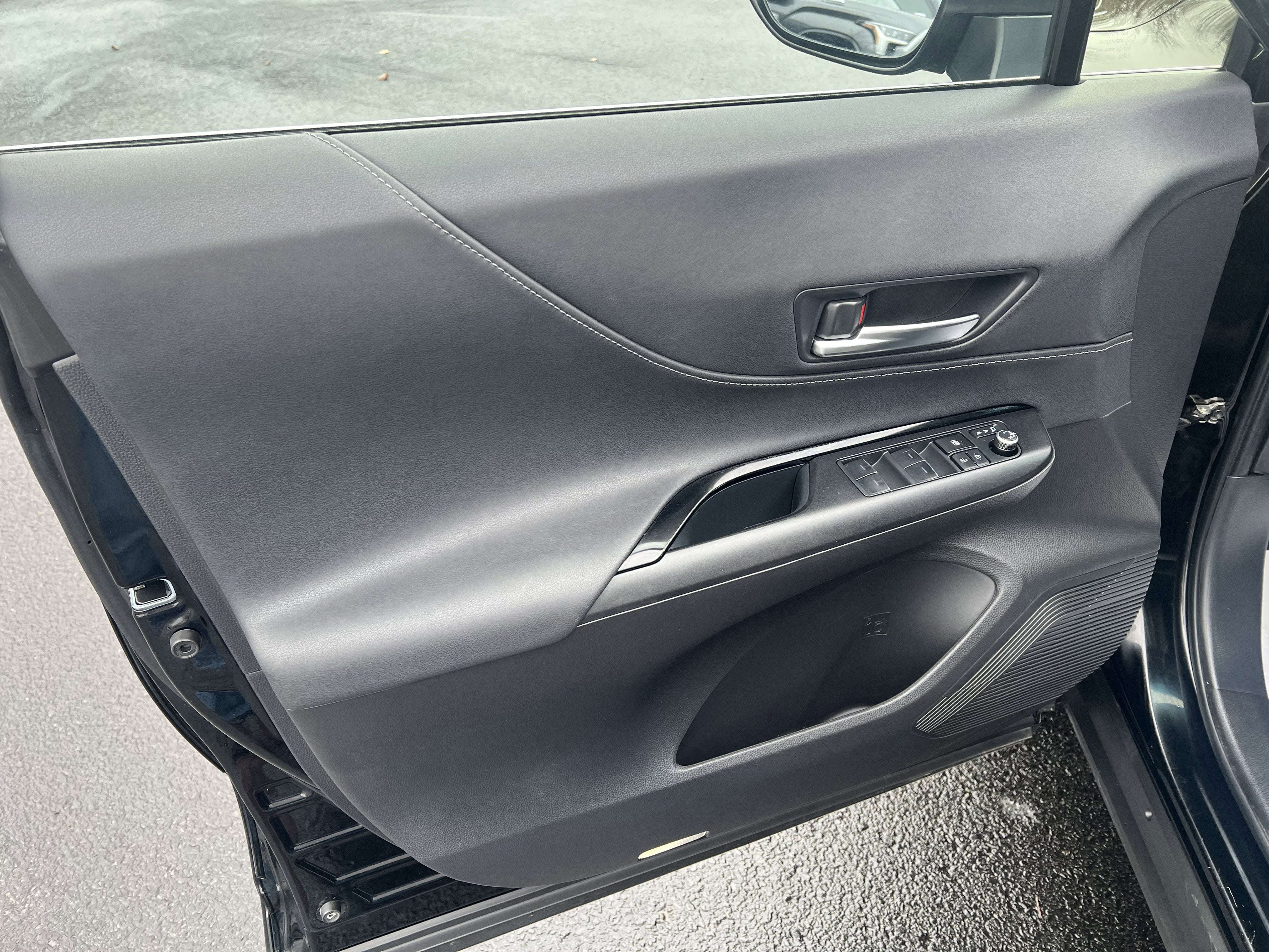 2023 Toyota Venza LE