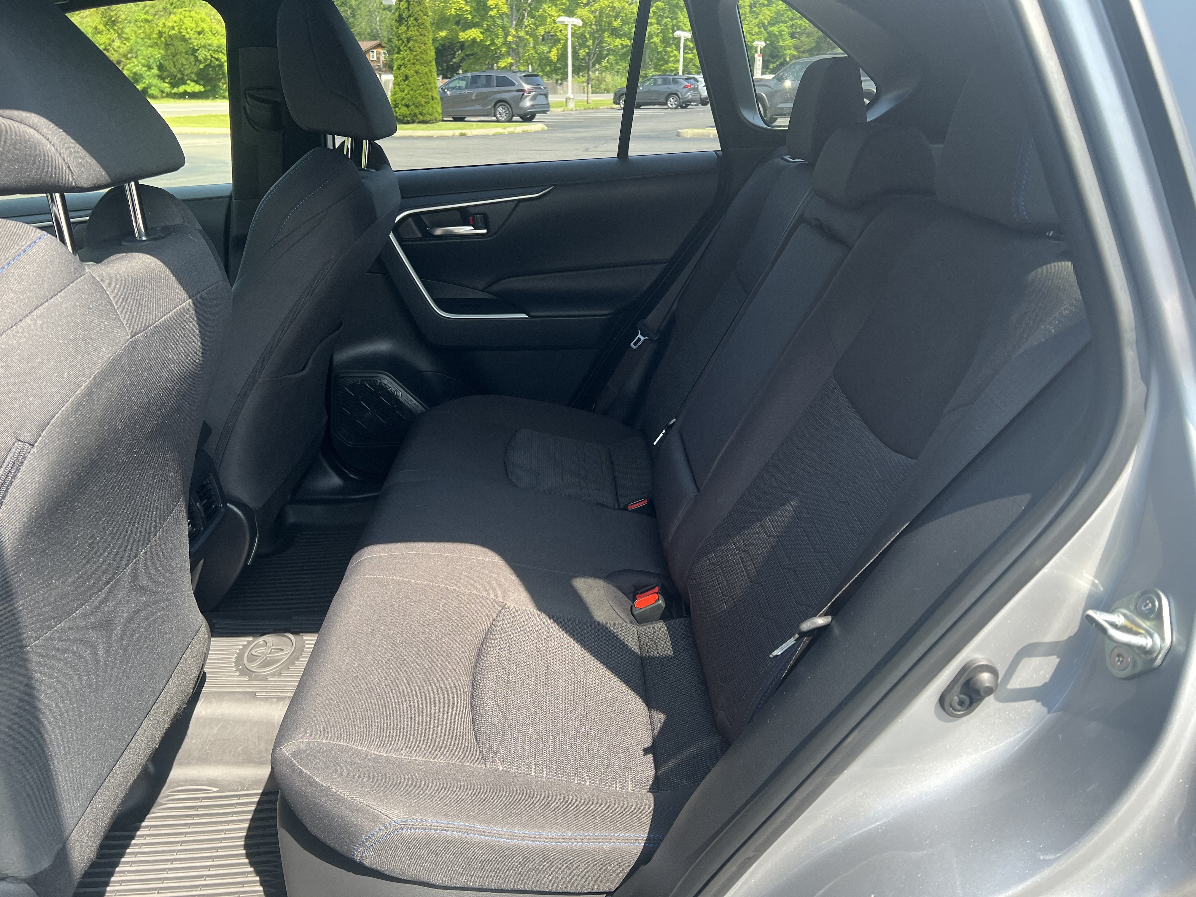2025 Toyota RAV4 Hybrid SE