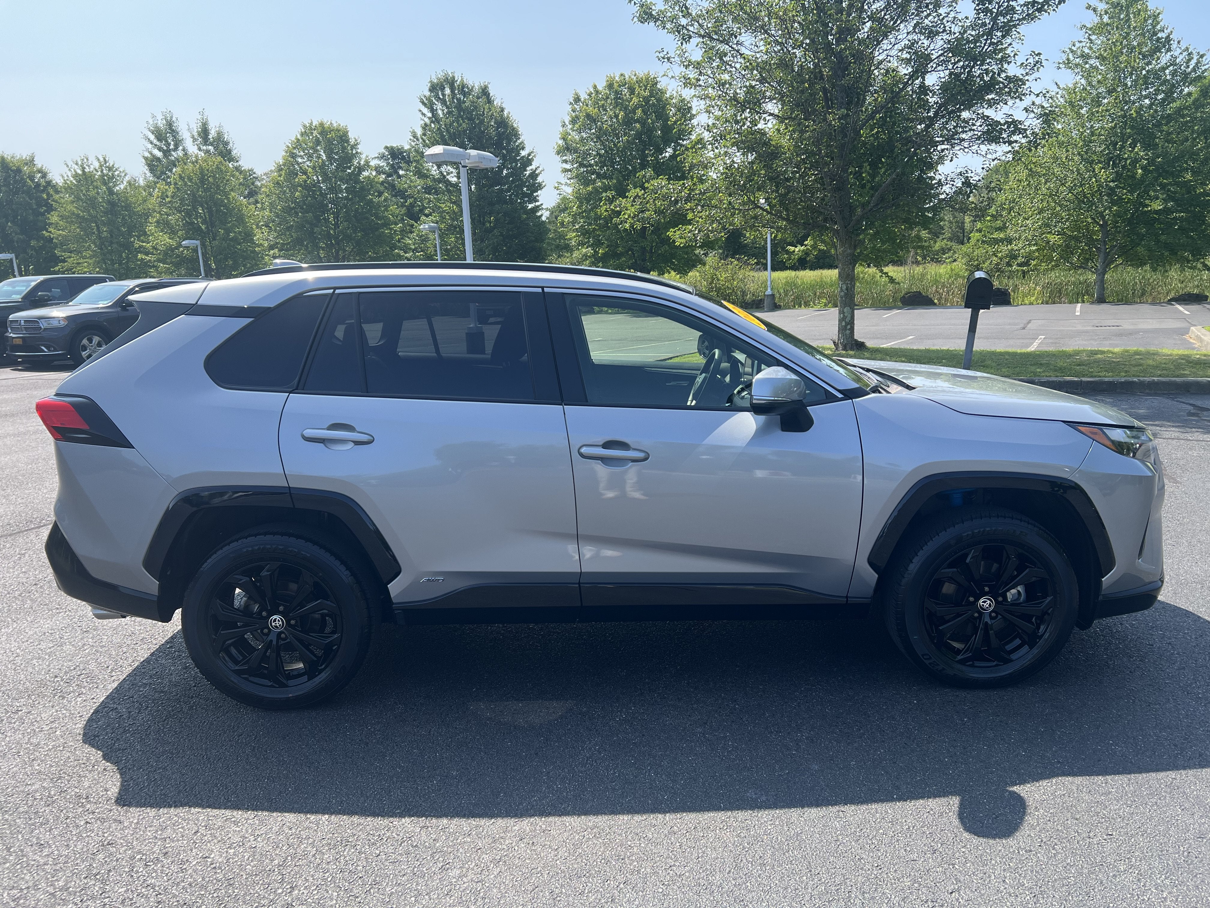 2025 Toyota RAV4 Hybrid SE