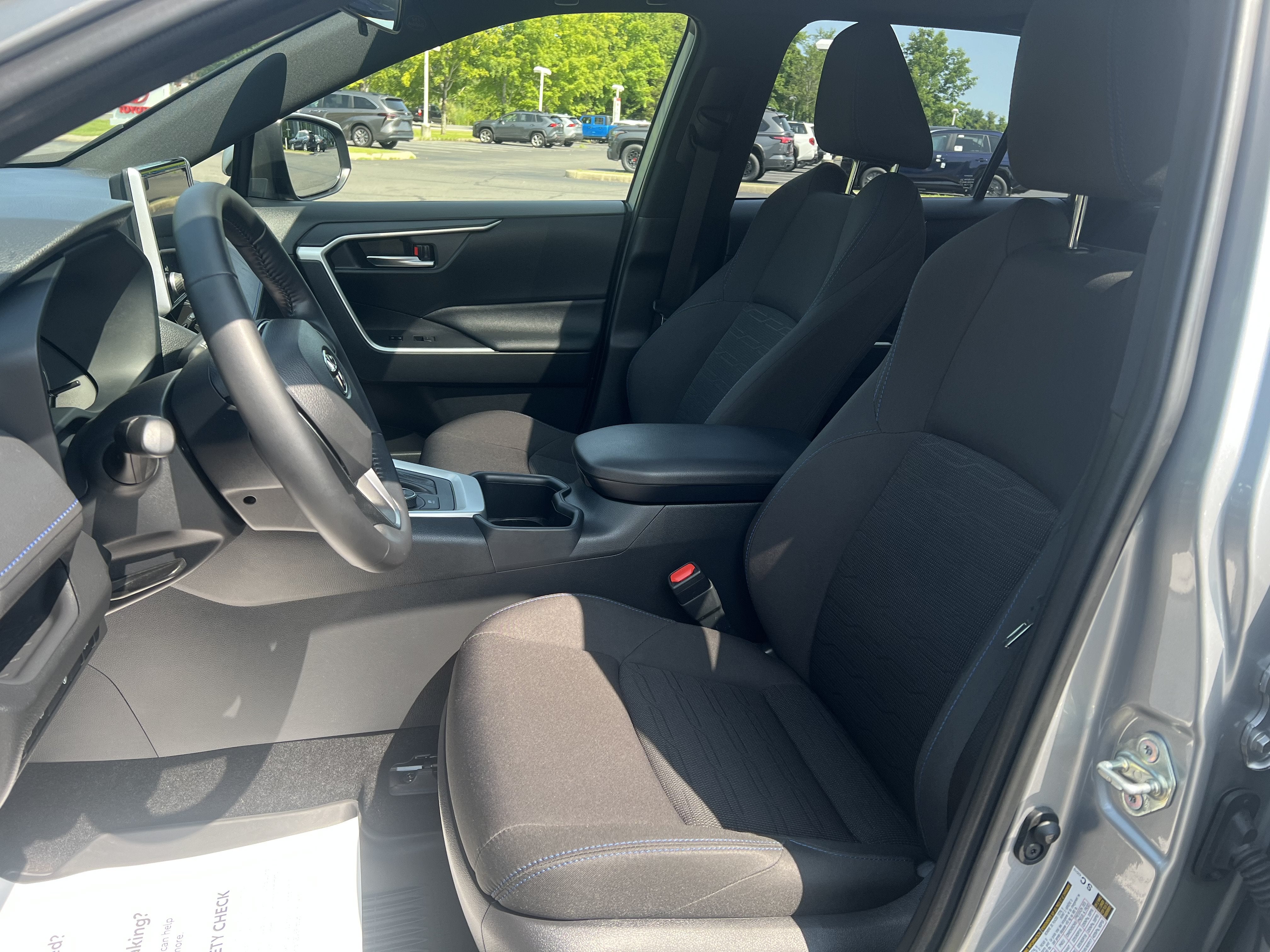 2025 Toyota RAV4 Hybrid SE