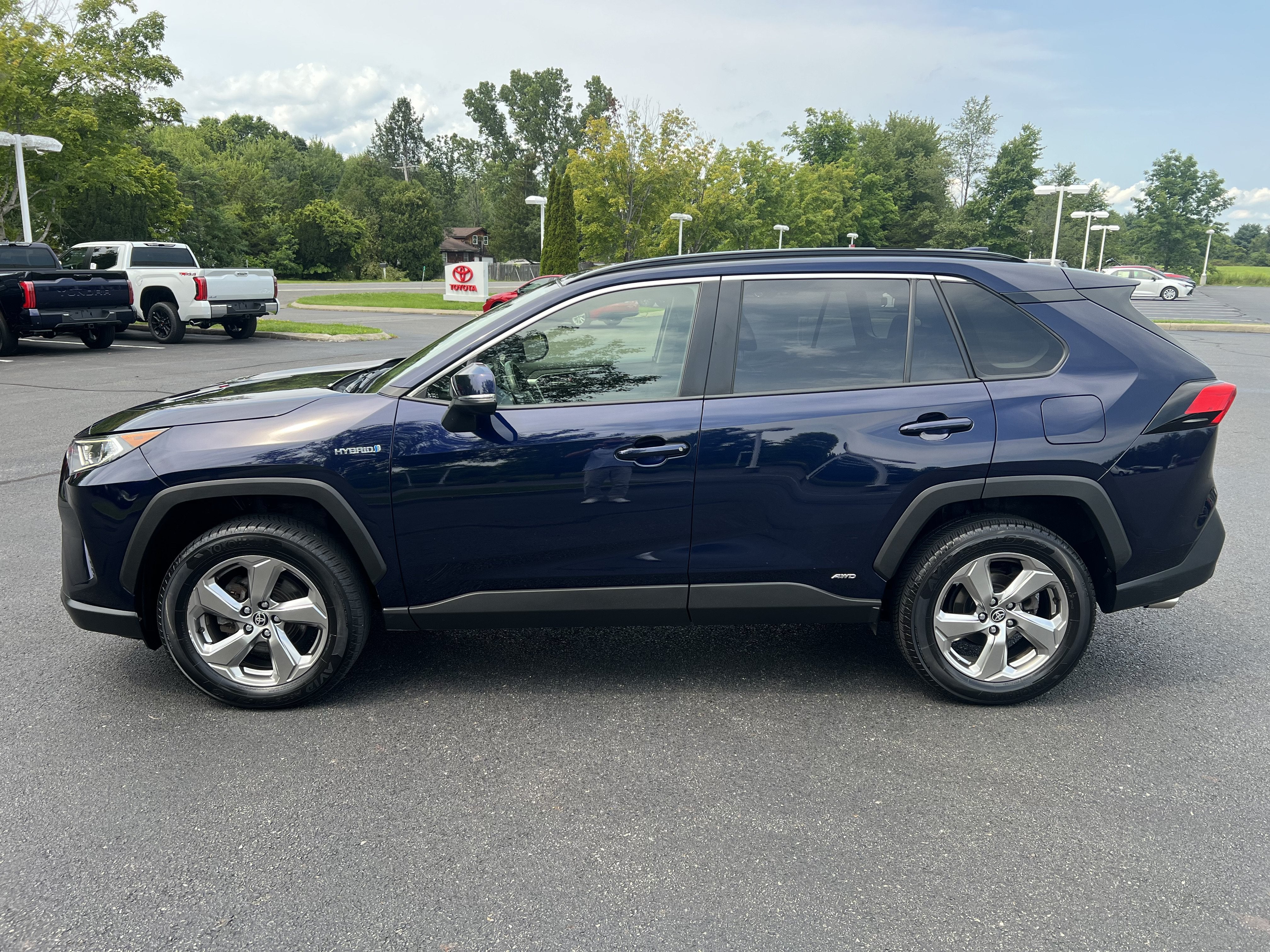 2021 Toyota RAV4 Hybrid XLE Premium