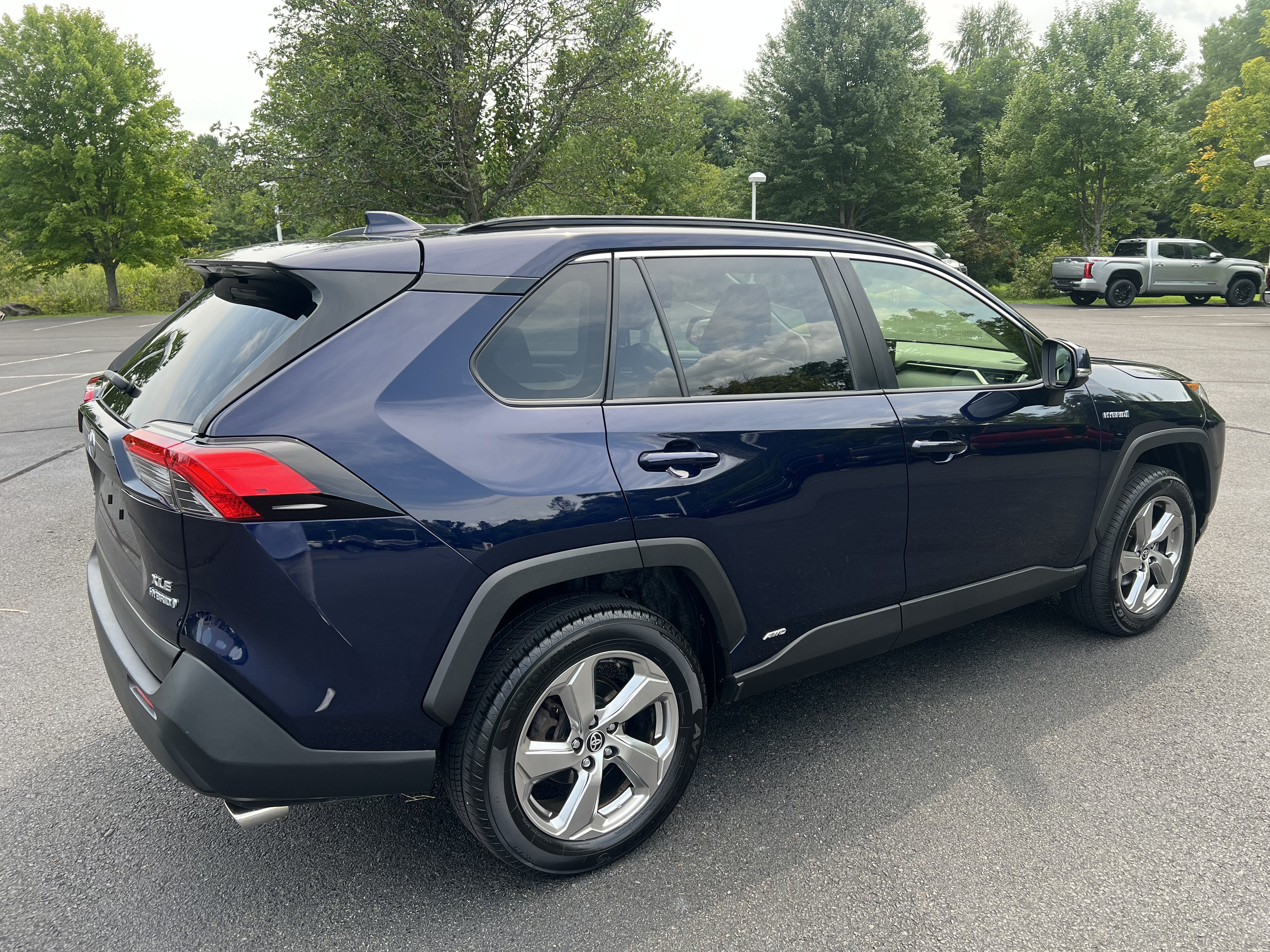 2021 Toyota RAV4 Hybrid XLE Premium