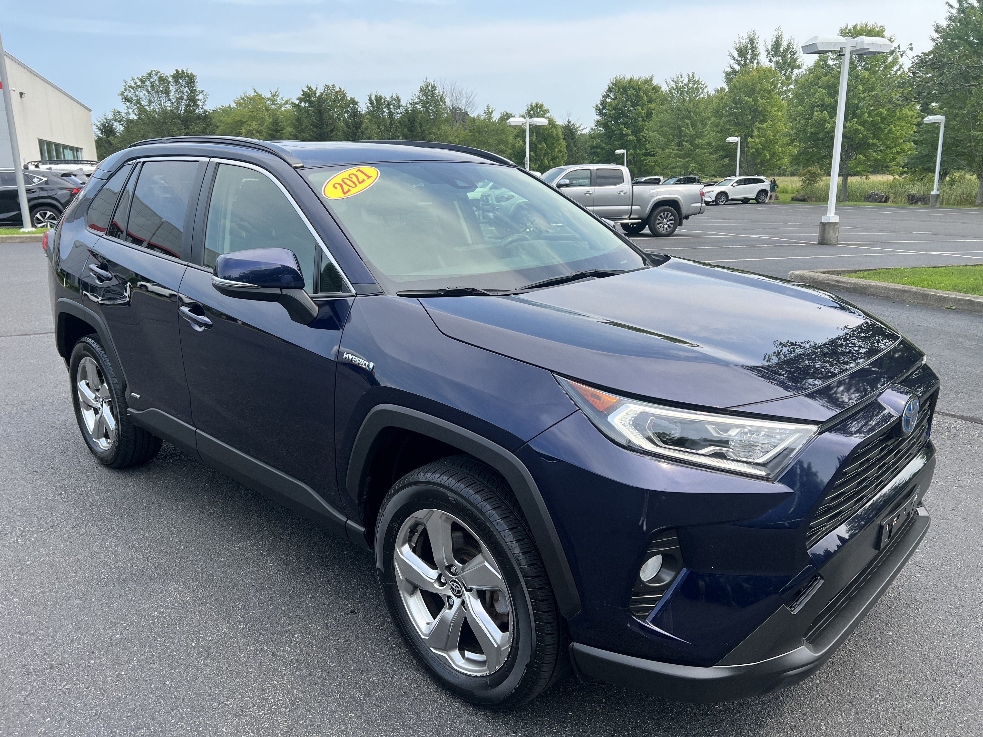 2021 Toyota RAV4 Hybrid XLE Premium
