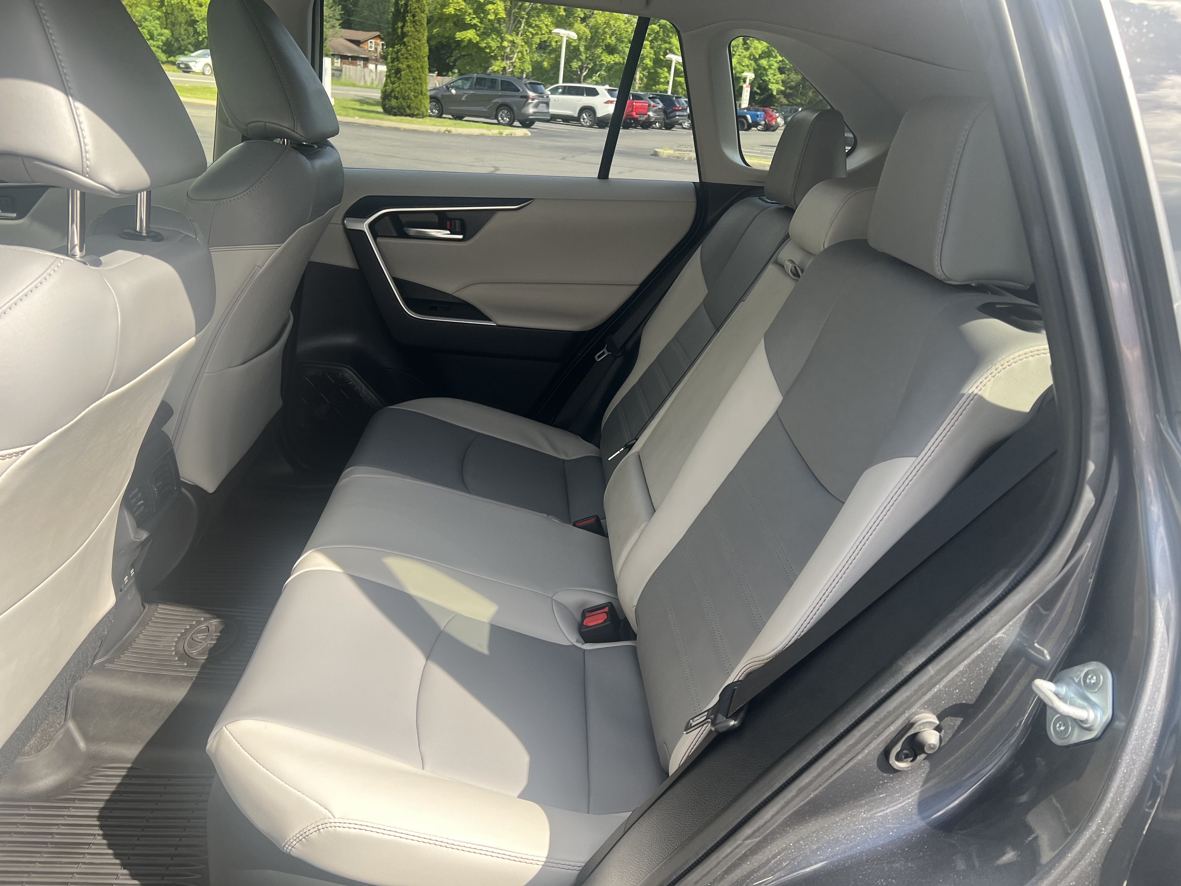 2021 Toyota RAV4 Hybrid XLE Premium