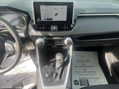 2025 Toyota RAV4 Hybrid LE