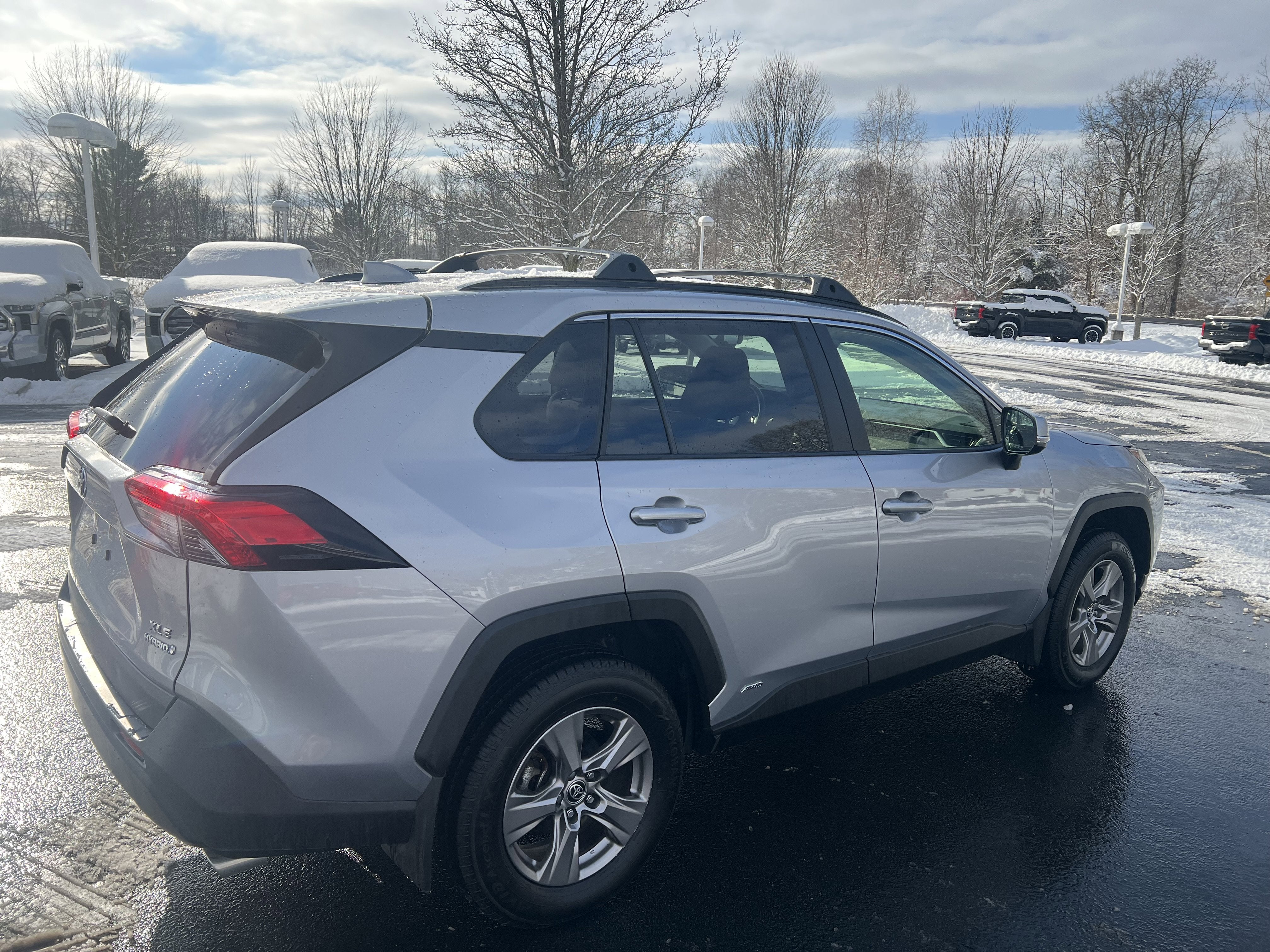 2023 Toyota RAV4 Hybrid XLE