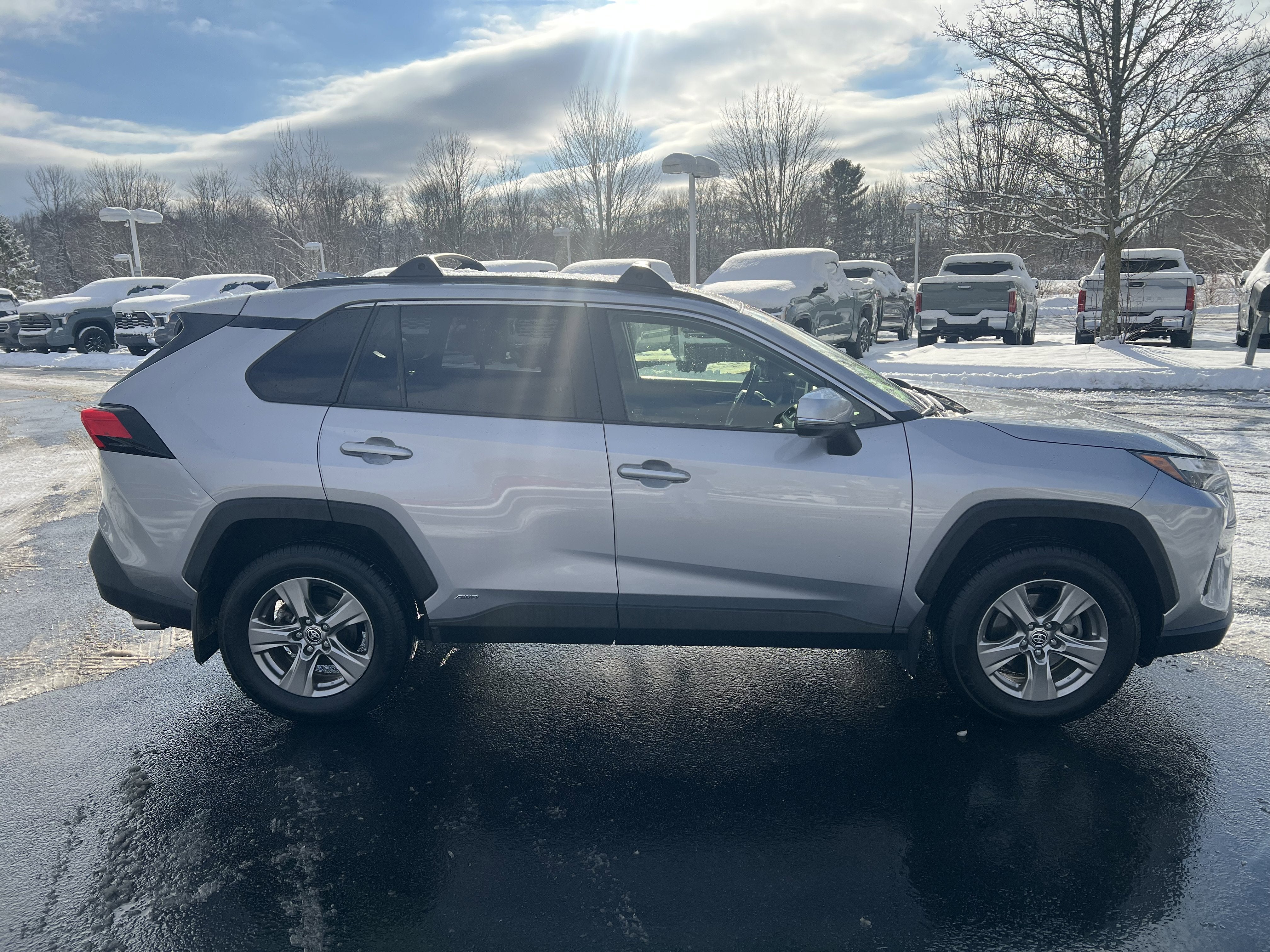 2023 Toyota RAV4 Hybrid XLE