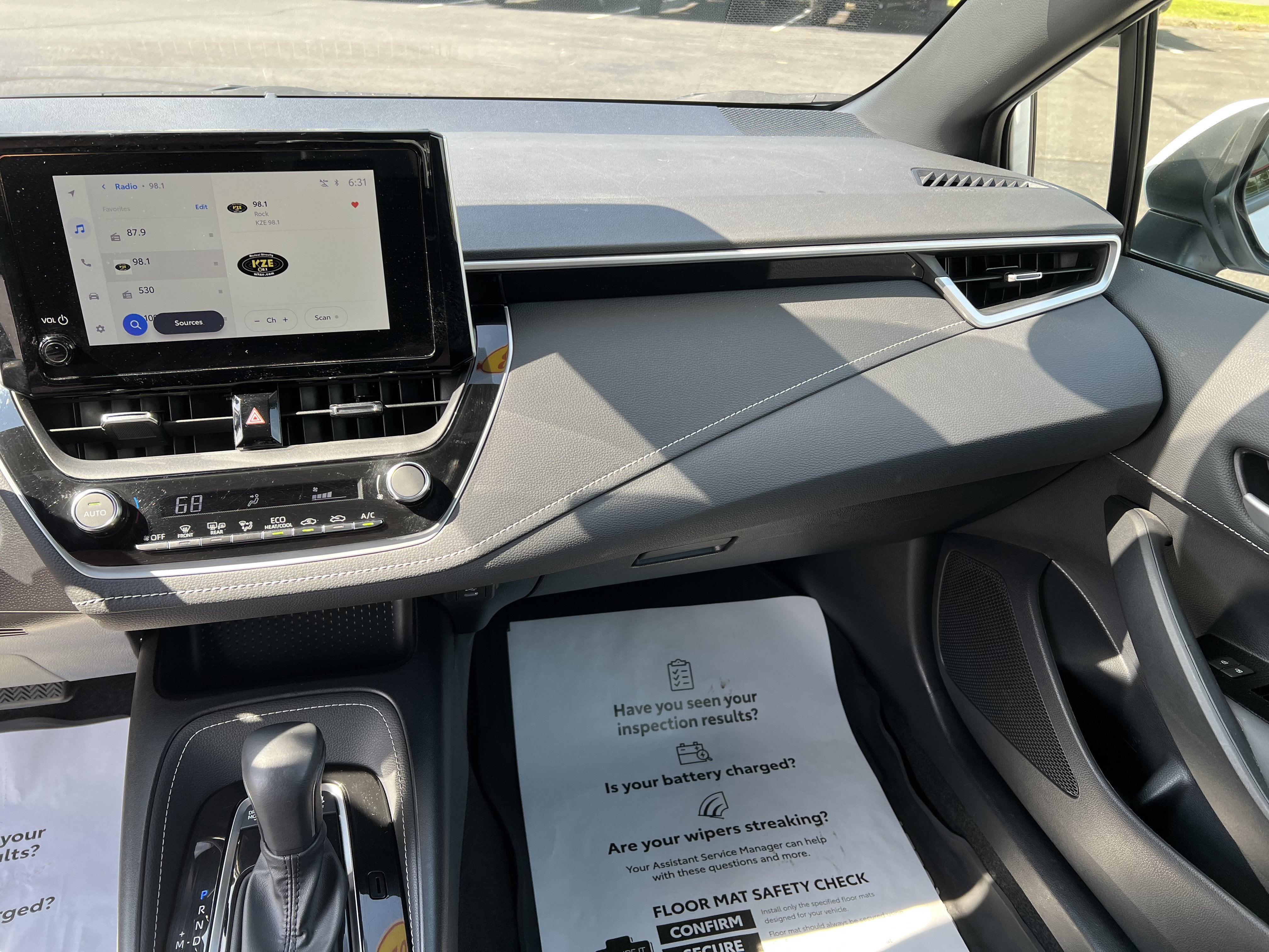 2023 Toyota Corolla Hatchback SE